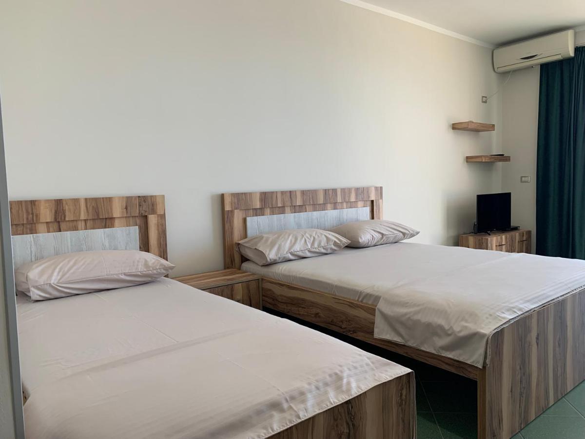 Eri Apartments 4 Shëngjin 外观 照片