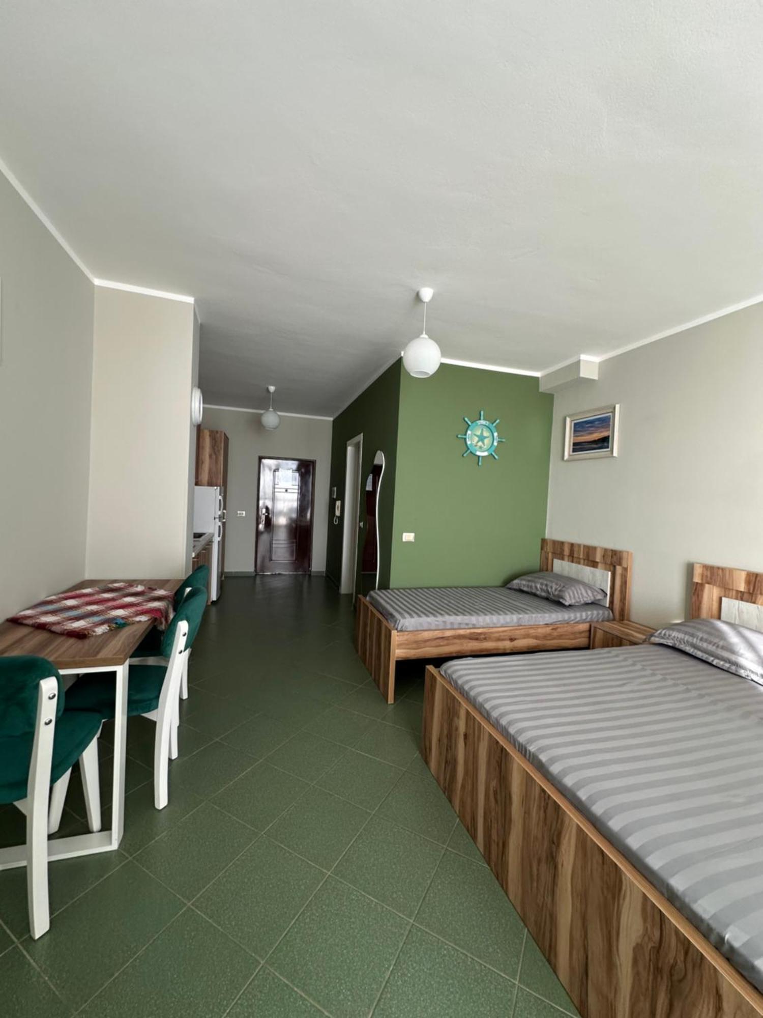Eri Apartments 4 Shëngjin 外观 照片