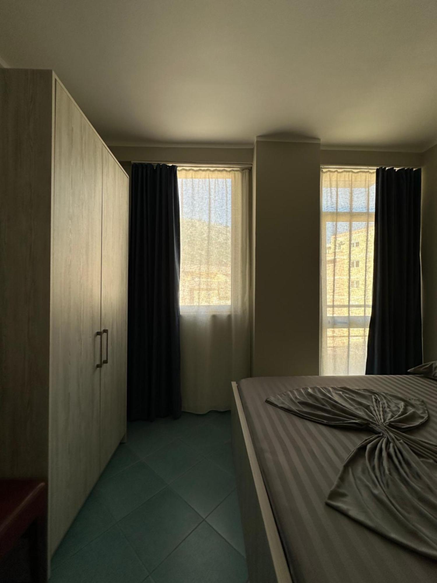 Eri Apartments 4 Shëngjin 外观 照片