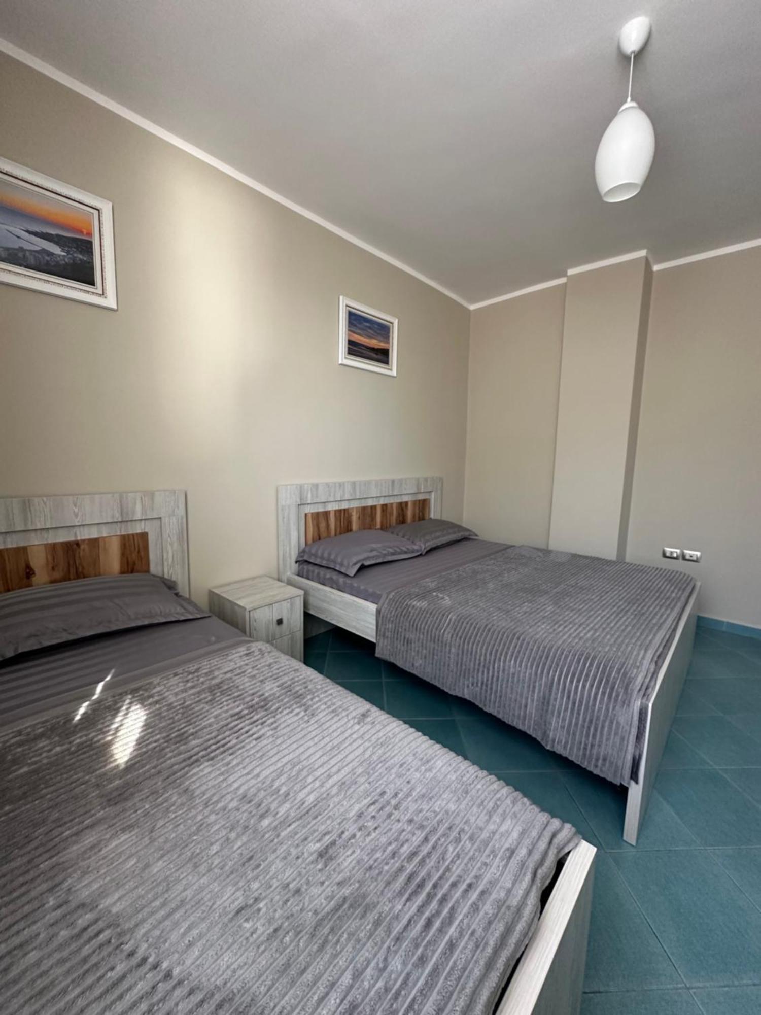 Eri Apartments 4 Shëngjin 外观 照片